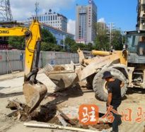 女人操逼高温下的坚守｜道路建设者用汗水铺就畅通路